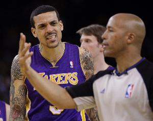 投注网站-巴爷：NBA生涯一共被罚款60万美元 现在要养四个孩子有点悔不当初