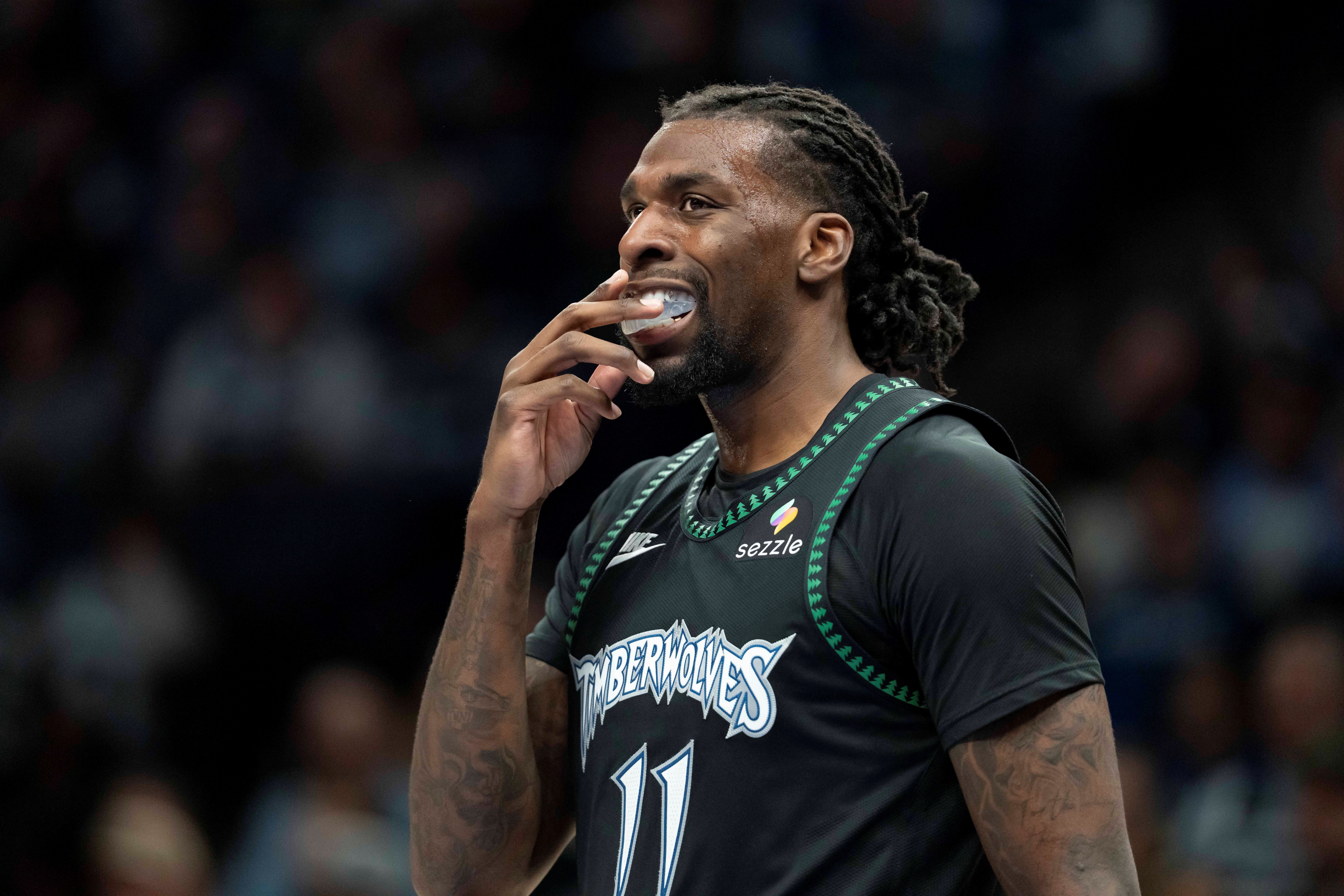 赔率更新-致敬穆大叔?纳兹·里德追防送大帽 但摇手指被吹技犯