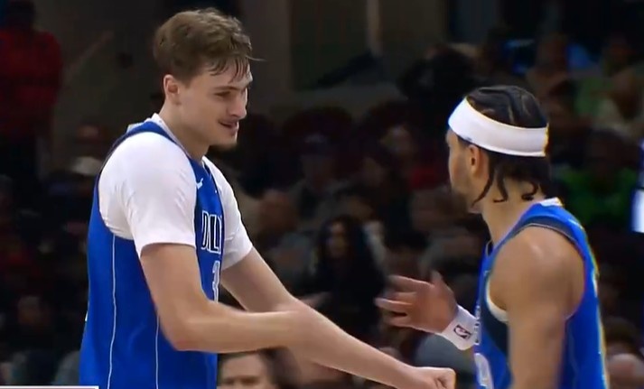 世俱杯-分差20分了！弗拉格飞身大帽哈登&amp;反击助攻内姆哈德三分打停骑士